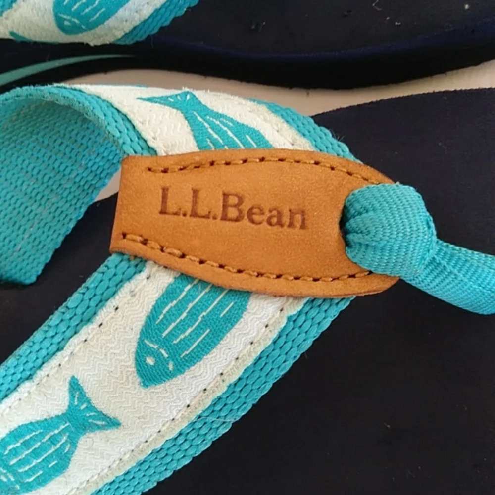 L.L. Bean Original Maine Isle Flip Flops Sandals 6M Aqua Fish Motif
